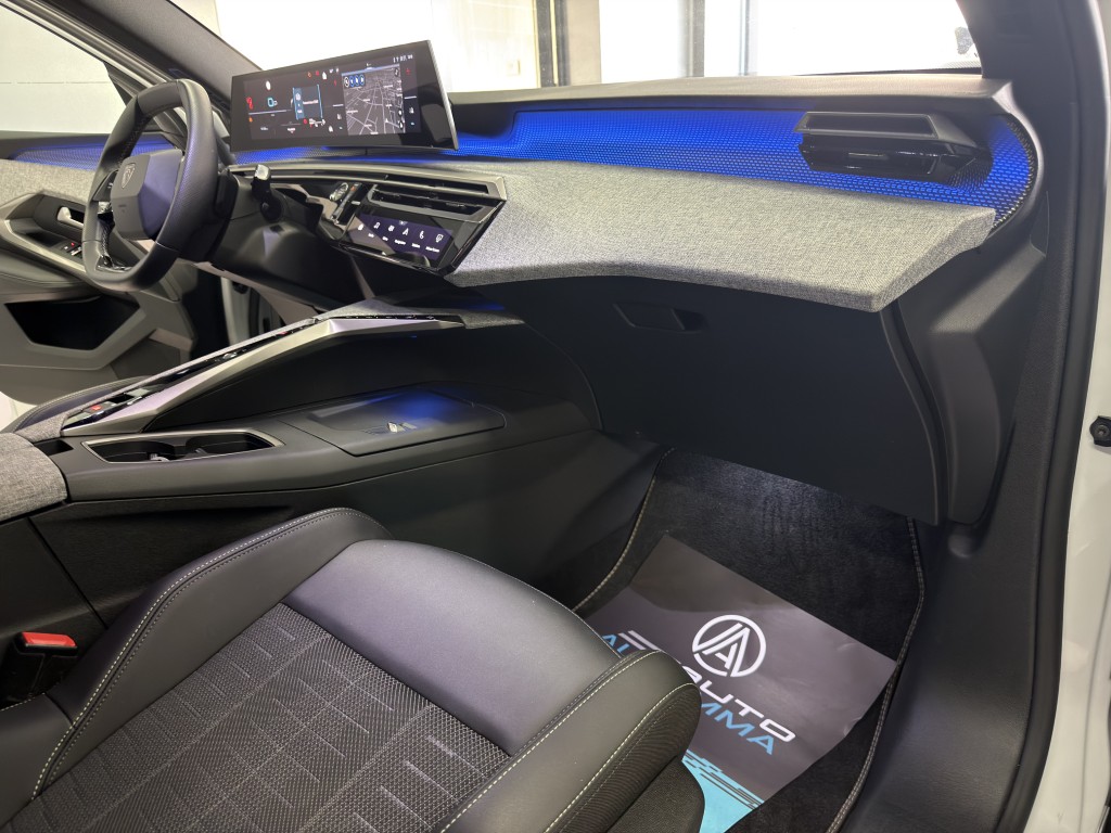 PEUGEOT 3008 1200 HYBRID 145 CV GT
